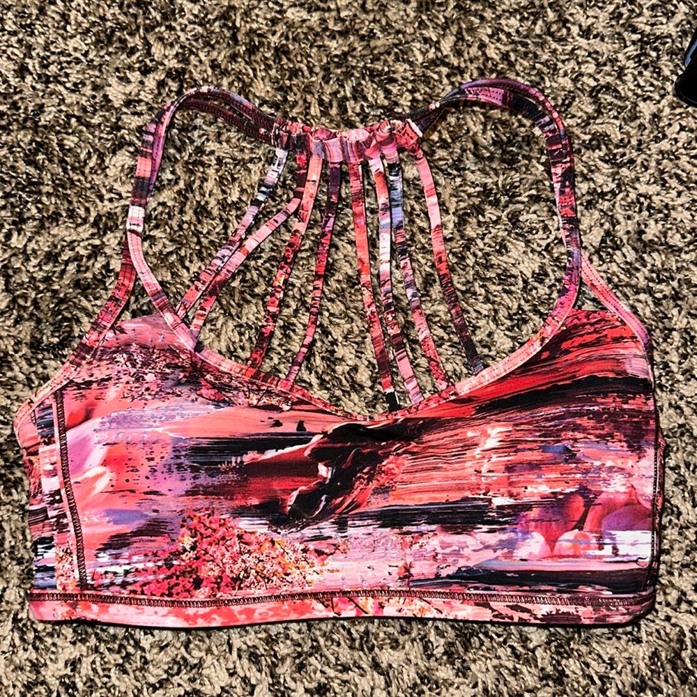 Lululemon sports bra